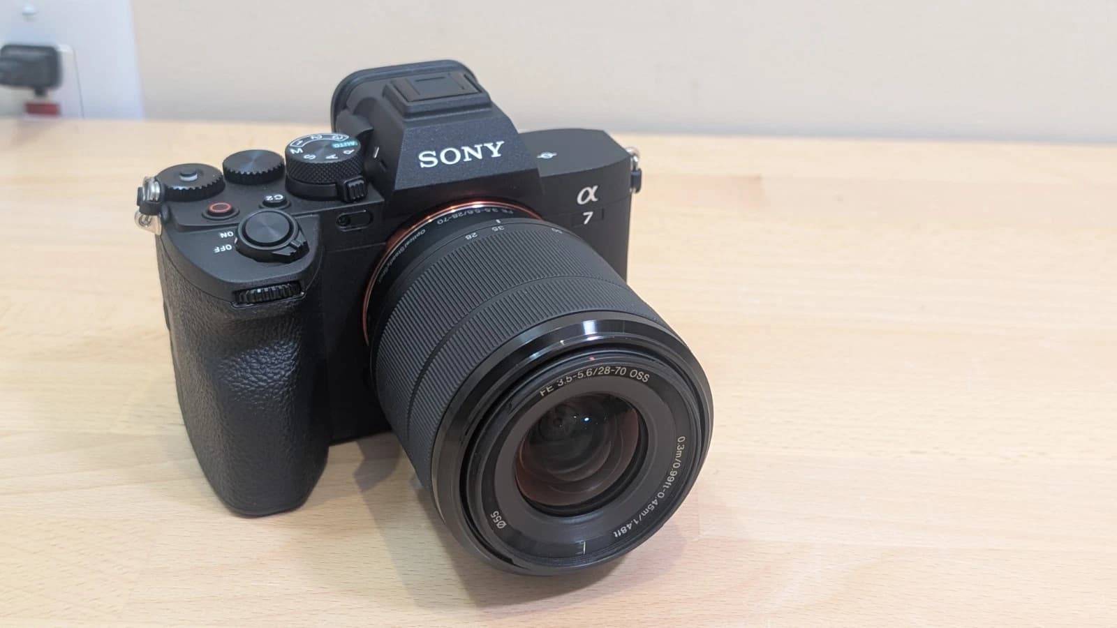 Sony Alpha A7 IV 33MP Mirrorless Digital Camera + 28-70mm OSS Shutter count 547 thumbnail 14
