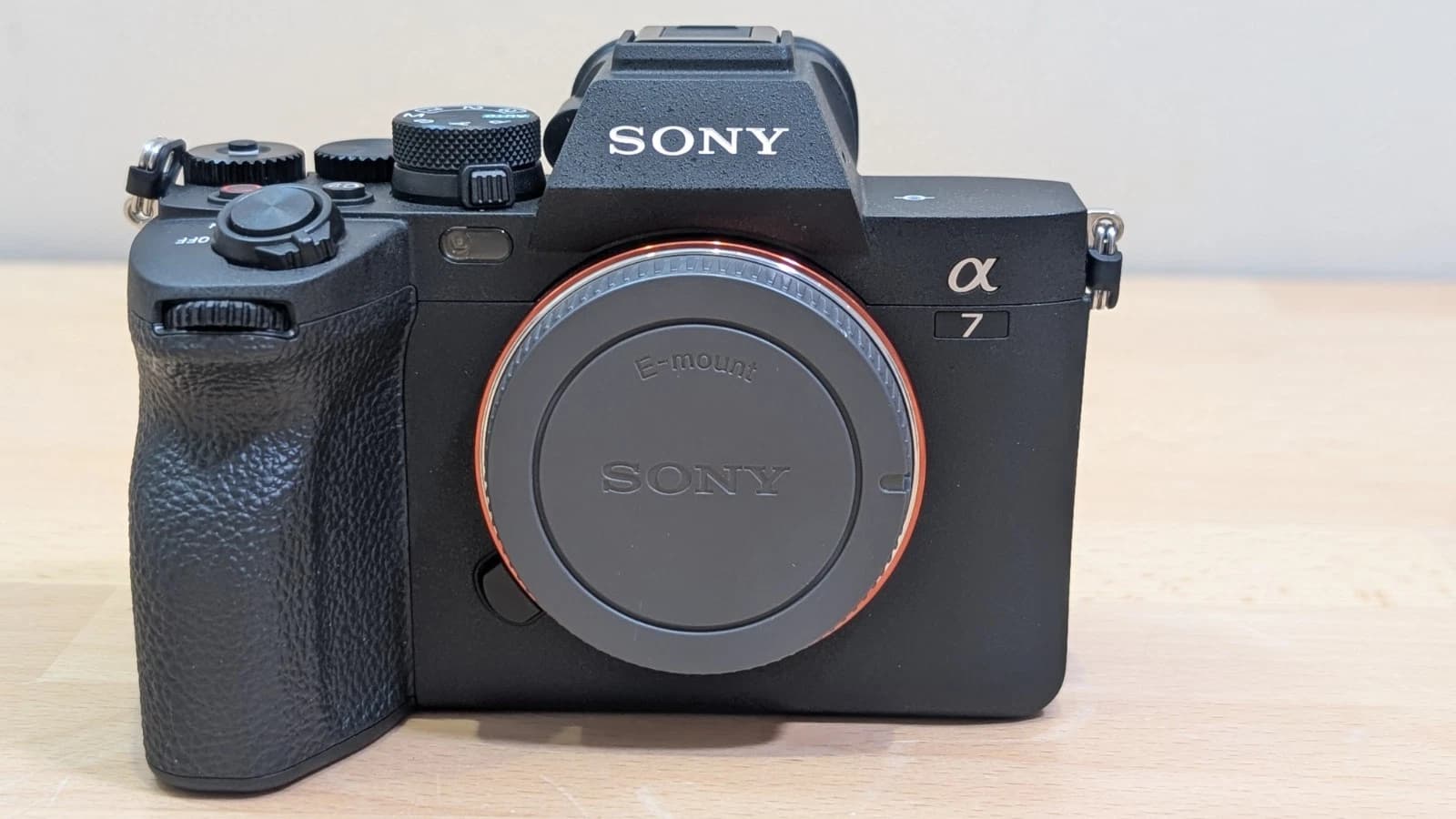 Sony Alpha A7 IV 33MP Mirrorless Digital Camera + 28-70mm OSS Shutter count 547 thumbnail 2