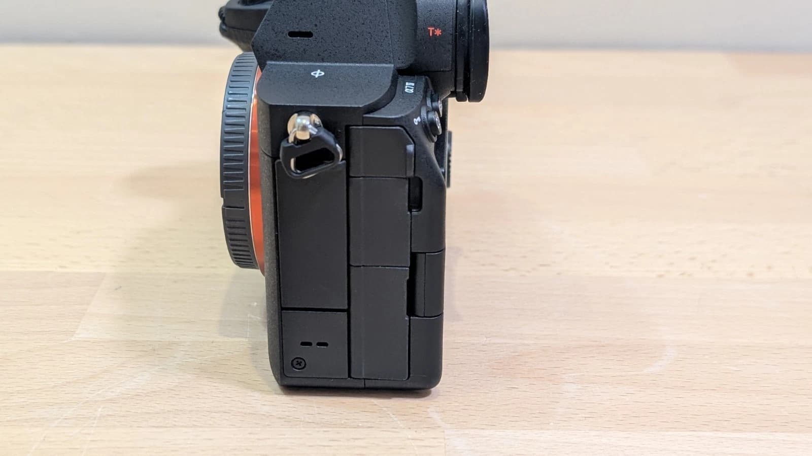 Sony Alpha A7 IV 33MP Mirrorless Digital Camera + 28-70mm OSS Shutter count 547 thumbnail 3