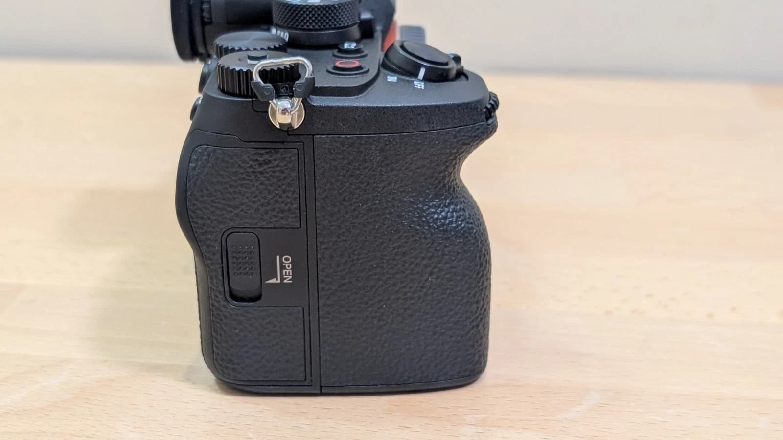 Sony Alpha A7 IV 33MP Mirrorless Digital Camera + 28-70mm OSS Shutter count 547 thumbnail 4